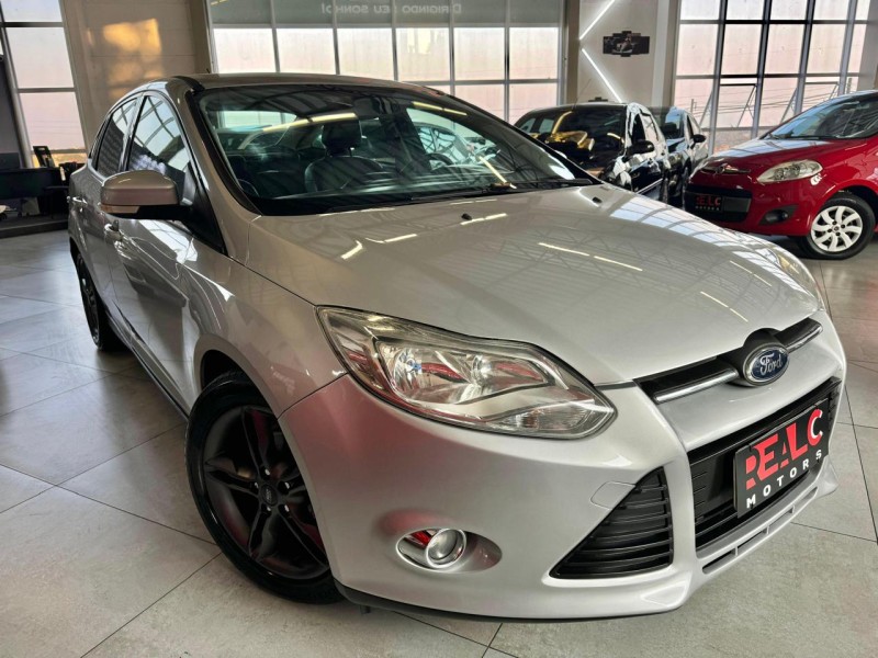 FOCUS 2.0 SE SEDAN 16V FLEX 4P AUTOMÁTICO - 2014 - CAXIAS DO SUL