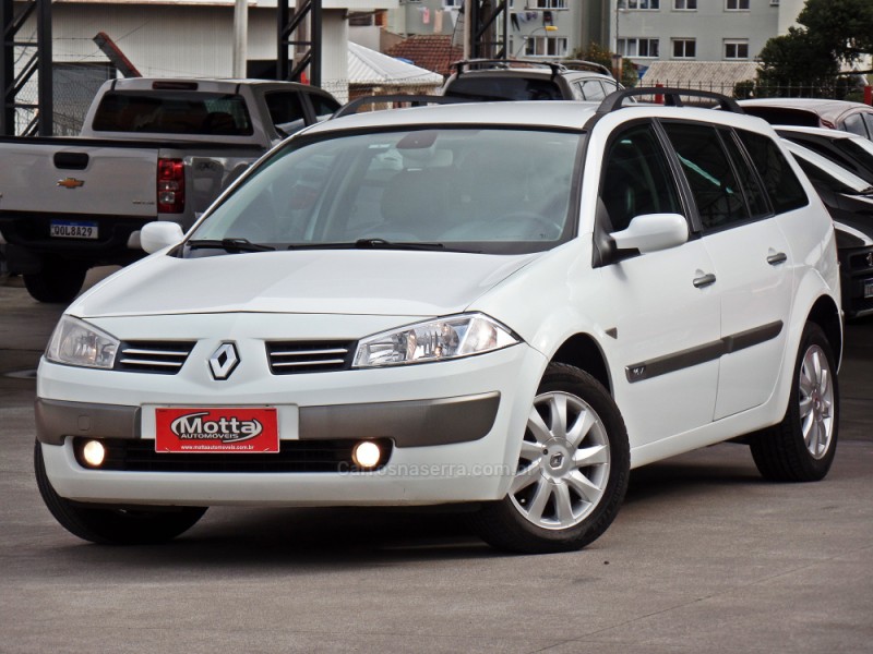 MÉGANE 1.6 DYNAMIQUE GRAND TOUR 16V FLEX 4P MANUAL