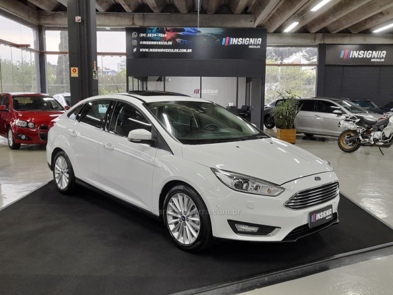 FOCUS 2.0 TITANIUM PLUS FASTBACK 16V FLEX 4P AUTOMÁTICO - 2016 - CAXIAS DO SUL