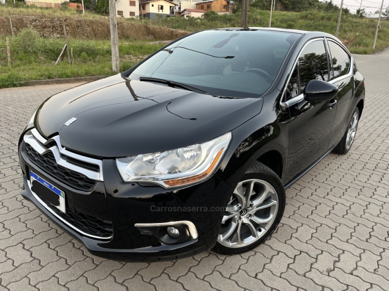 DS4 1.6 THP CHIC 165 16V TURBO GASOLINA 4P AUTOMÁTICO - 2015 - CAXIAS DO SUL