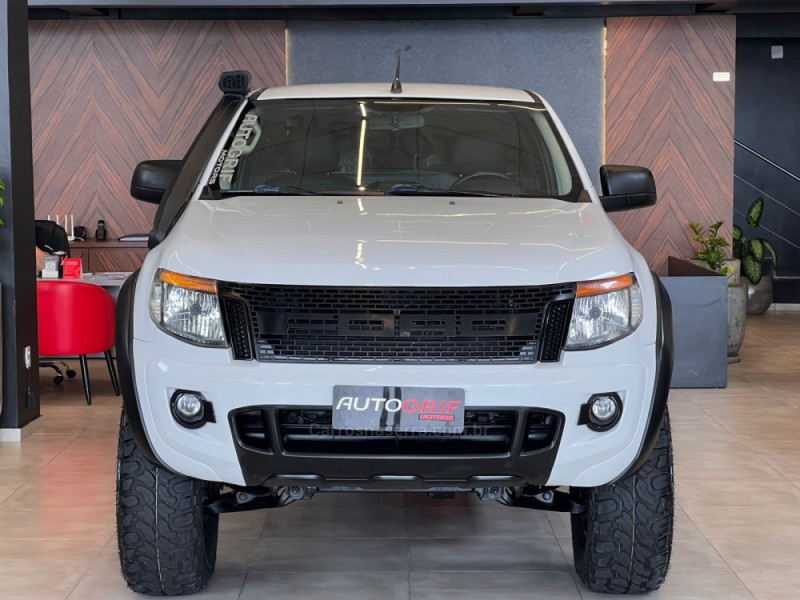 RANGER 3.2 XLS 4X4 CS 20V DIESEL 2P MANUAL - 2013 - CAMPO BOM