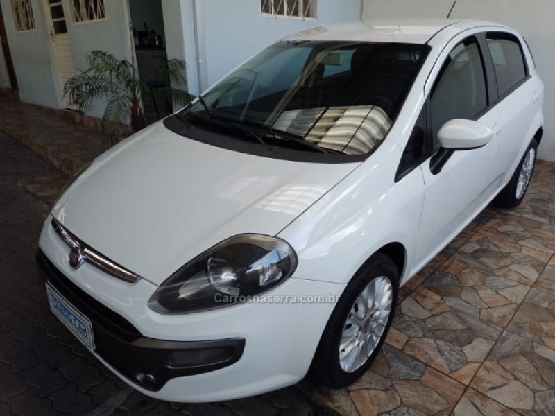 PUNTO 1.6 ESSENCE 16V FLEX 4P MANUAL - 2015 - CAXIAS DO SUL