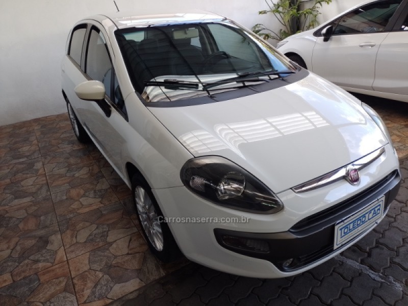 PUNTO 1.6 ESSENCE 16V FLEX 4P MANUAL - 2015 - CAXIAS DO SUL