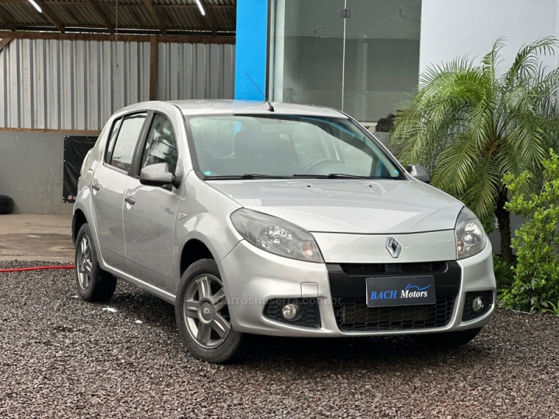 SANDERO 1.0 TECH RUN 16V FLEX 4P MANUAL - 2014 - ROLANTE