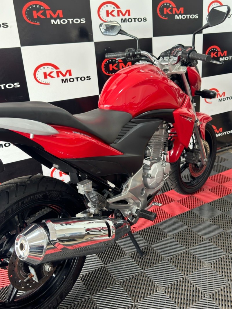 CB 300R  - 2014 - PORTãO