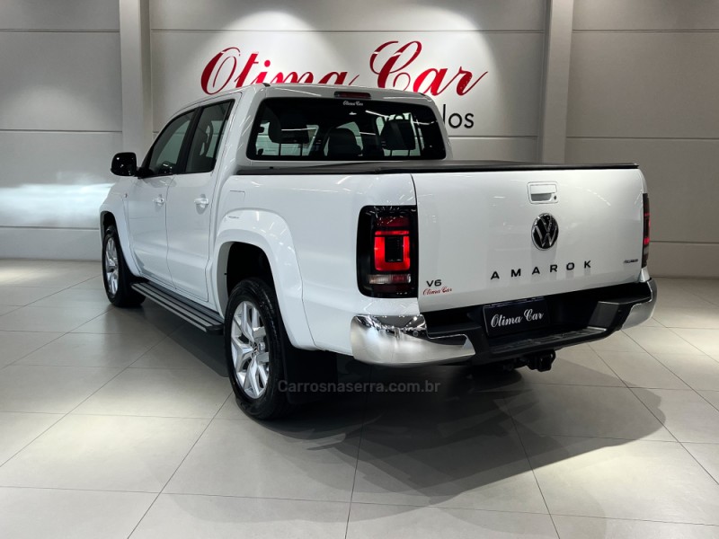 AMAROK 3.0 V6 TDI HIGHLINE CD DIESEL 4MOTION AUTOMÁTICO - 2025 - FLORES DA CUNHA