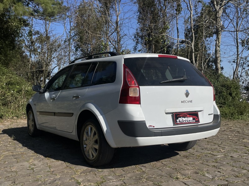 MÉGANE 1.6 DYNAMIQUE 16V FLEX 4P MANUAL - 2011 - CAXIAS DO SUL