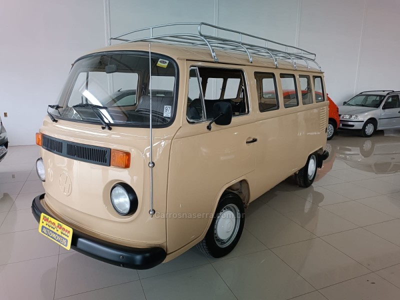 KOMBI 1.6 STD 8V GASOLINA 3P MANUAL