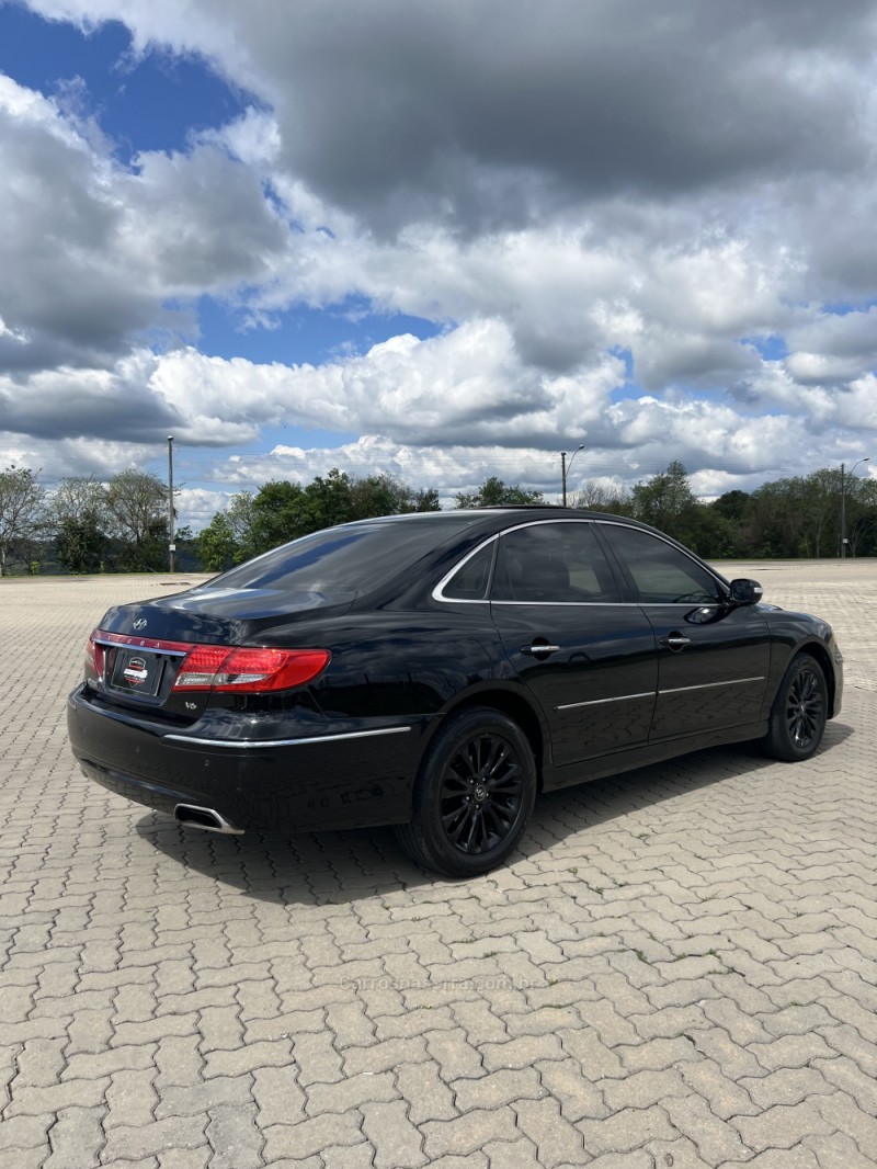 AZERA 3.3 MPFI GLS SEDAN V6 24V GASOLINA 4P AUTOMÁTICO - 2011 - ANTôNIO PRADO