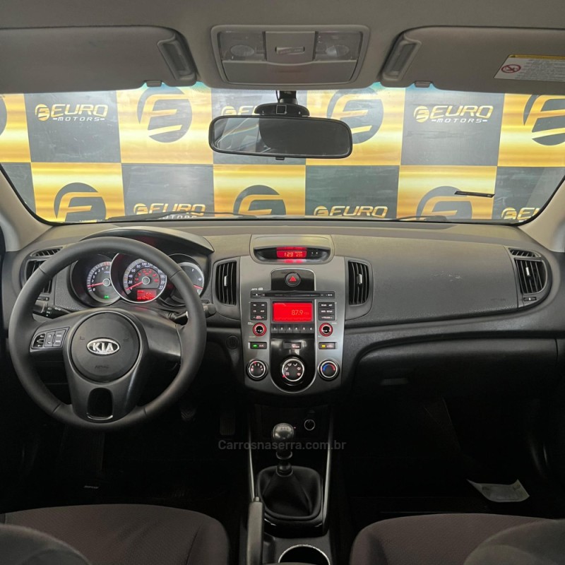 CERATO 1.6 SX E.233 16V GASOLINA 4P MANUAL - 2011 - PORTãO