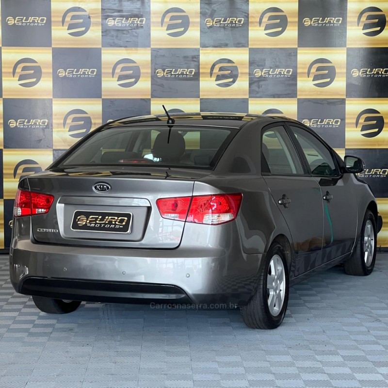 CERATO 1.6 SX E.233 16V GASOLINA 4P MANUAL - 2011 - PORTãO