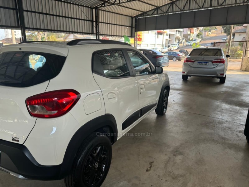 KWID 1.0 12V OUTSIDER FLEX 4P MANUAL - 2020 - SANANDUVA