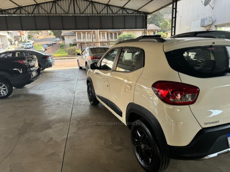 KWID 1.0 12V OUTSIDER FLEX 4P MANUAL - 2020 - SANANDUVA