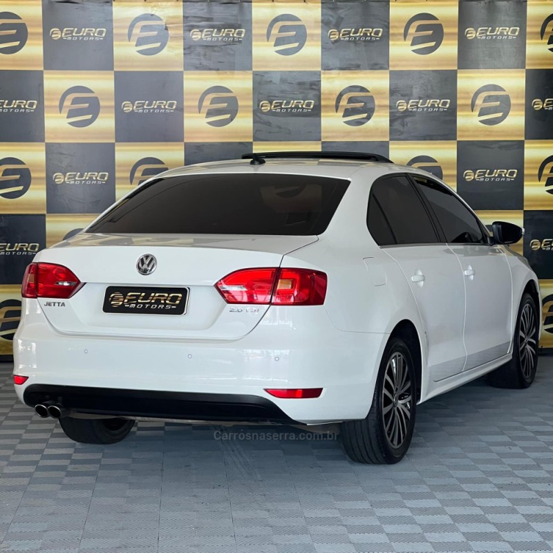 JETTA 2.0 TSI DSG HIGHLINE 200CV GASOLINA 4P AUTOMÁTICO - 2013 - PORTãO