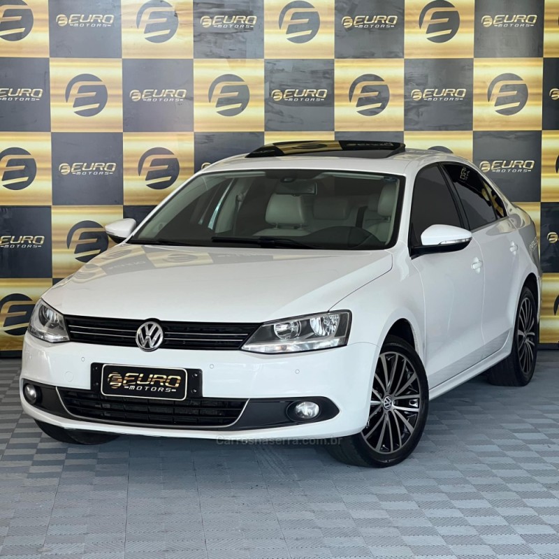 JETTA 2.0 TSI DSG HIGHLINE 200CV GASOLINA 4P AUTOMÁTICO - 2013 - PORTãO