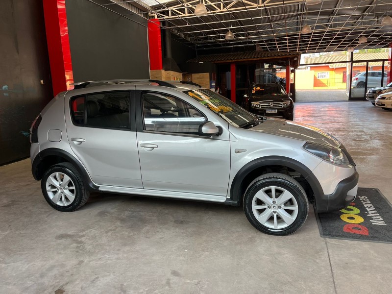 SANDERO 1.6 STEPWAY 16V FLEX 4P MANUAL - 2013 - SãO LEOPOLDO