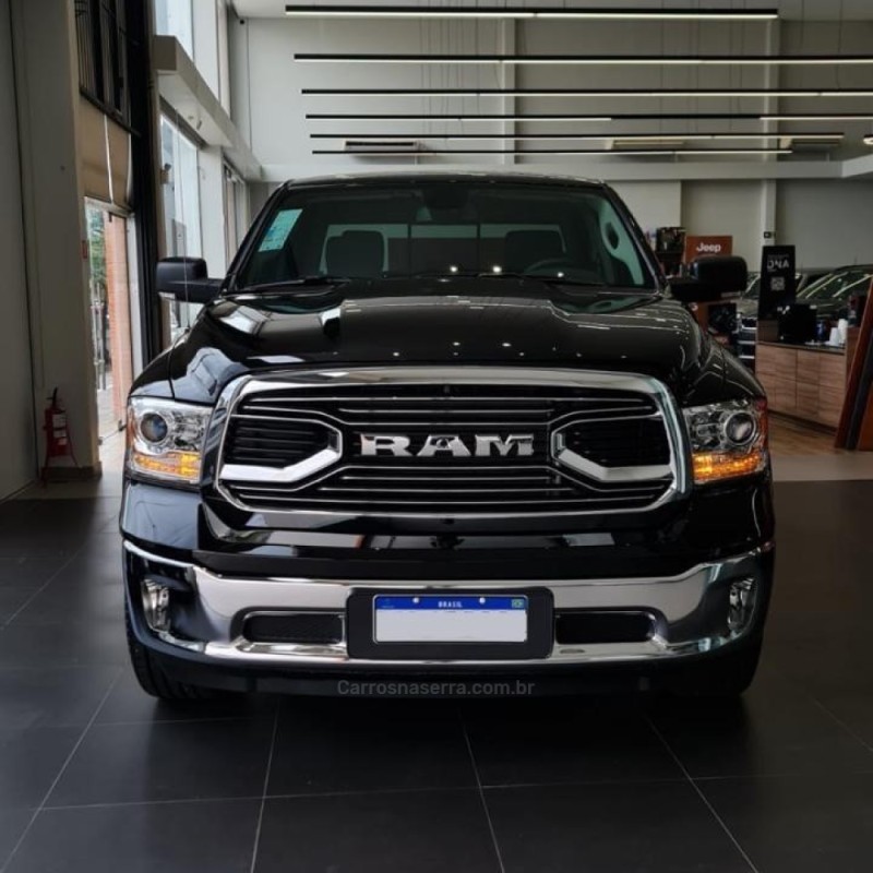 classic 5.7 laramie v8 hemi 4p gasolina automatica 2023 lagoa vermelha