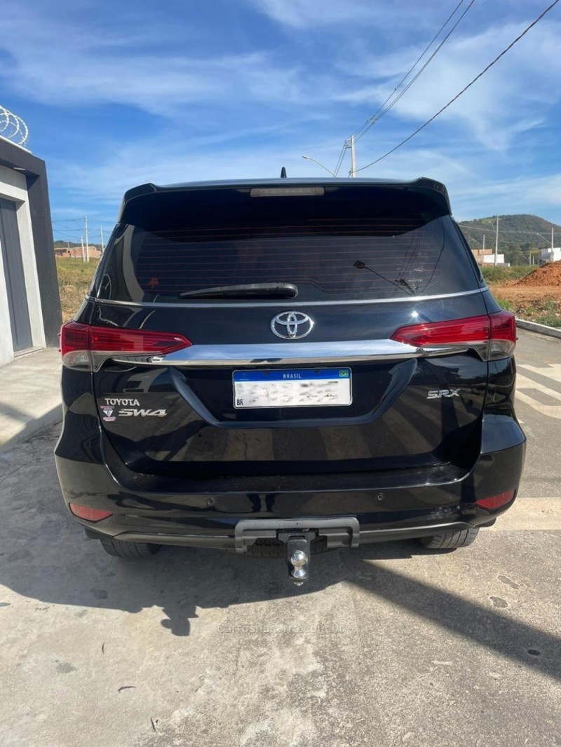 HILUX SW4 2.8 SRX 4X4 7 LUGARES 16V TURBO INTERCOOLER DIESEL 4P AUTOMÁTICO - 2017 - CAXIAS DO SUL