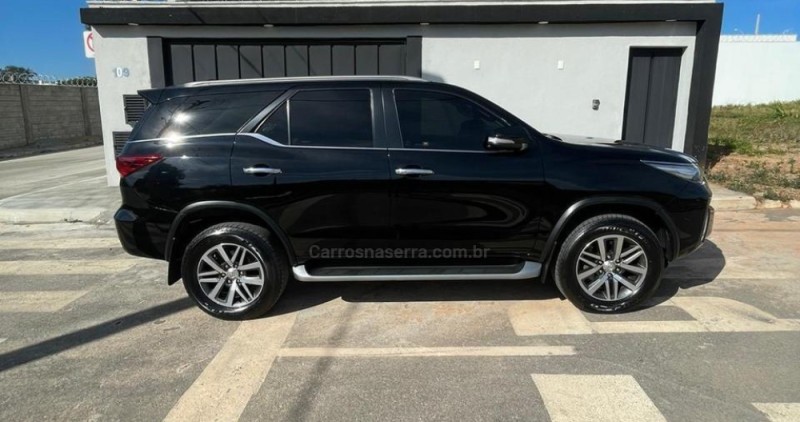 HILUX SW4 2.8 SRX 4X4 7 LUGARES 16V TURBO INTERCOOLER DIESEL 4P AUTOMÁTICO - 2017 - CAXIAS DO SUL