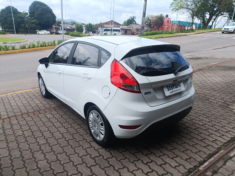 FIESTA 1.5 S HATCH 16V FLEX 4P MANUAL - 2015 - BOM PRINCíPIO