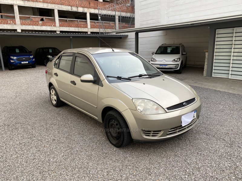 FIESTA 1.6 MPI SEDAN 8V FLEX 4P MANUAL - 2005 - CAXIAS DO SUL