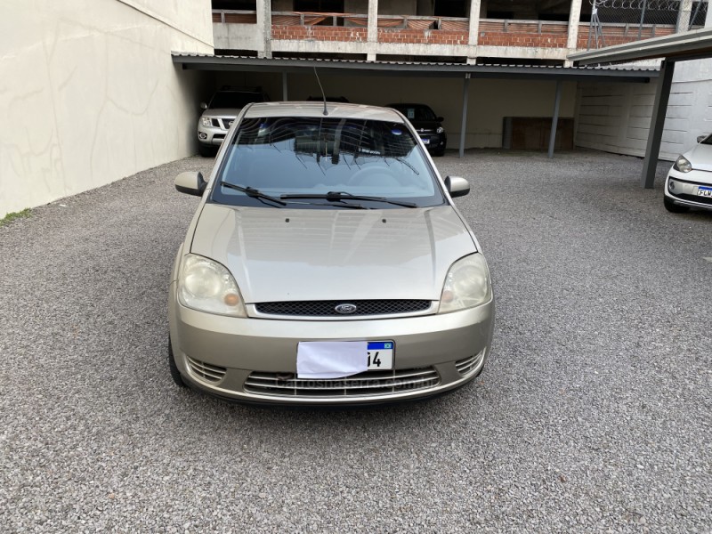 FIESTA 1.6 MPI SEDAN 8V FLEX 4P MANUAL - 2005 - CAXIAS DO SUL