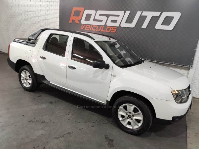 DUSTER OROCH 1.6 16V FLEX DYNAMIQUE 4P MANUAL - 2022 - VENâNCIO AIRES