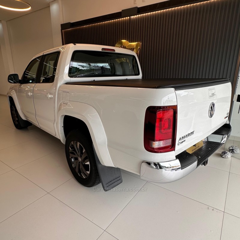 AMAROK 3.0 V6 TDI HIGHLINE CD DIESEL 4MOTION AUTOMÁTICO - 2020 - IVOTI