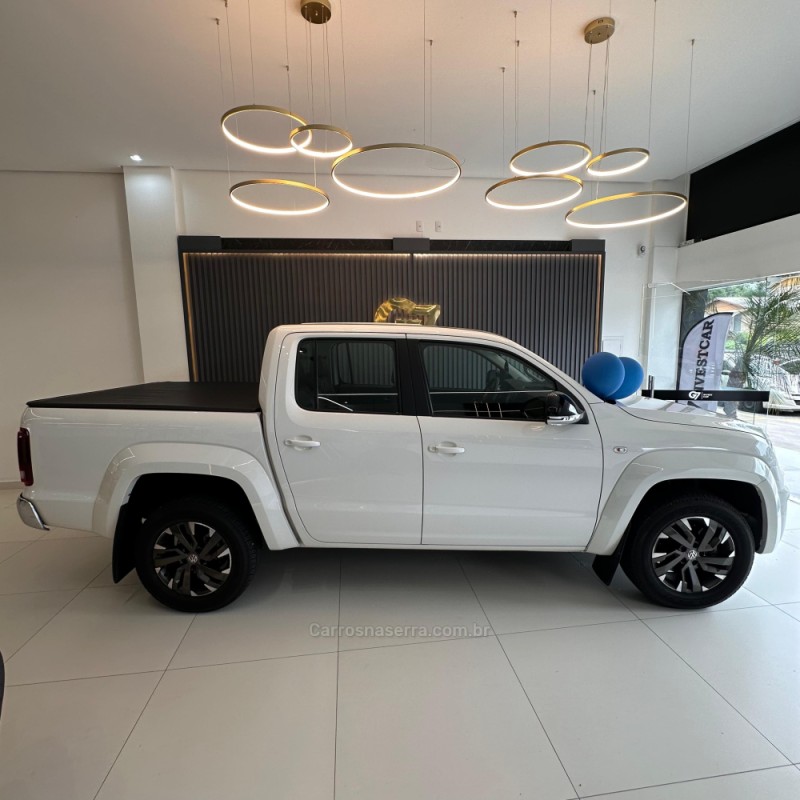 AMAROK 3.0 V6 TDI HIGHLINE CD DIESEL 4MOTION AUTOMÁTICO - 2020 - IVOTI