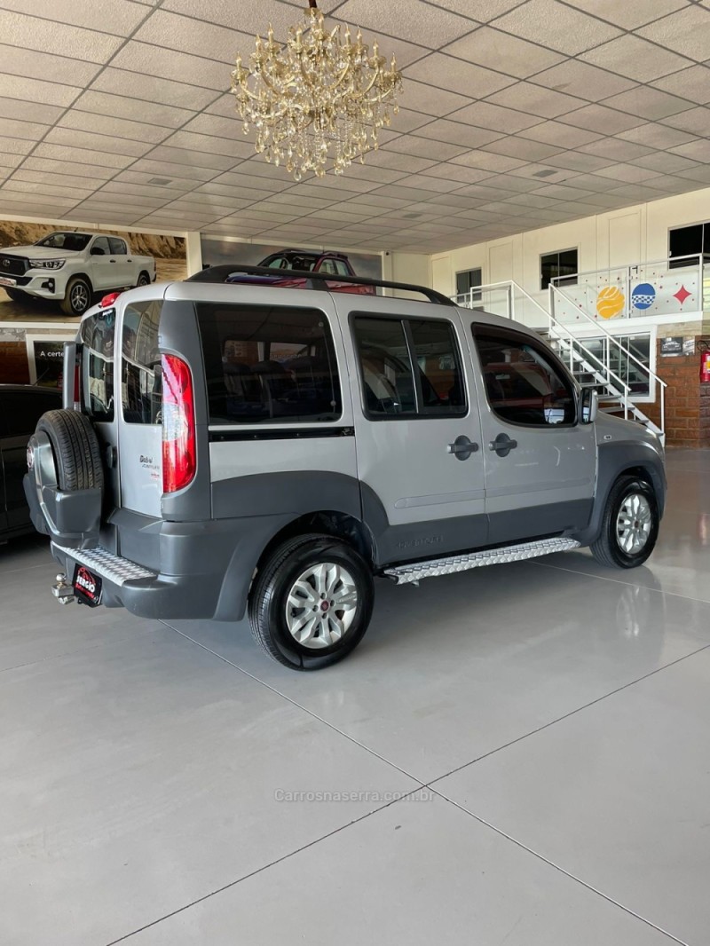 DOBLÓ 1.8 MPI ADVENTURE 8V FLEX 4P MANUAL - 2014 - PAROBé