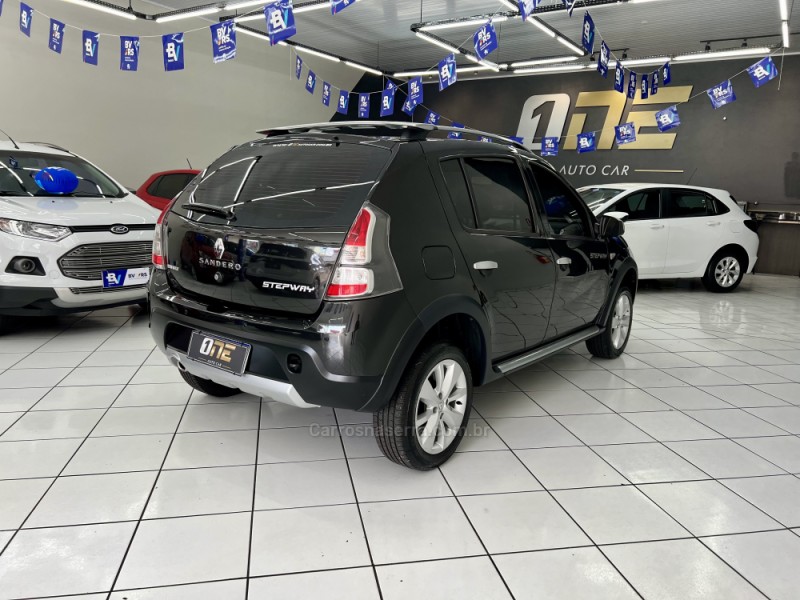 SANDERO 1.6 STEPWAY 16V FLEX 4P MANUAL - 2013 - PASSO FUNDO