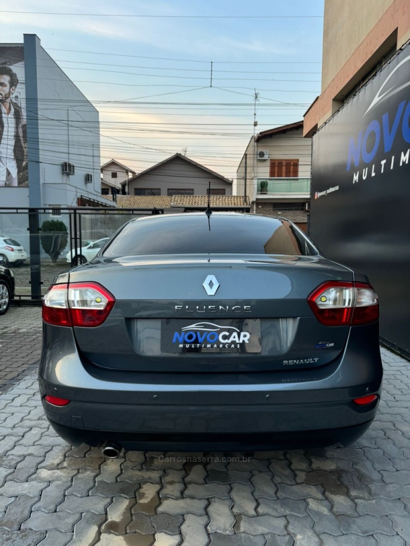 FLUENCE 2.0 DYNAMIQUE PLUS 16V FLEX 4P AUTOMÁTICO - 2013 - ESTâNCIA VELHA