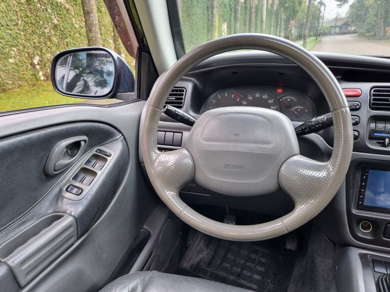 TRACKER 2.0 4X4 8V TURBO INTERCOOLER DIESEL 4P MANUAL - 2001 - CAXIAS DO SUL