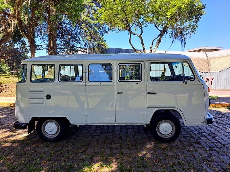 KOMBI 1.6 MI STD 8V GASOLINA 3P MANUAL - 1995 - CAXIAS DO SUL