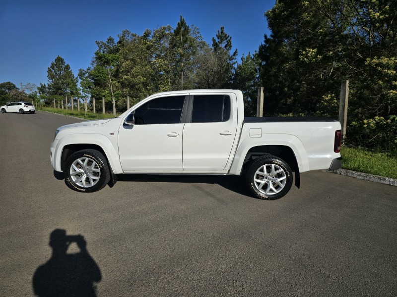 AMAROK 3.0 V6 TDI HIGHLINE CD DIESEL 4MOTION AUTOMÁTICO - 2021 - BENTO GONçALVES