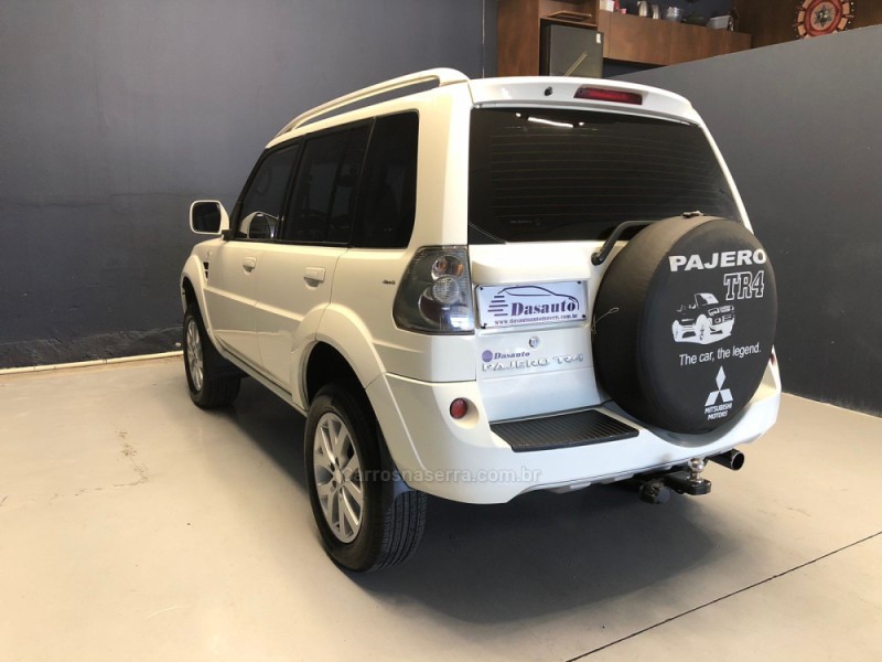 PAJERO TR4 2.0 4X4 16V 140CV FLEX 4P AUTOMÁTICO - 2011 - CAXIAS DO SUL