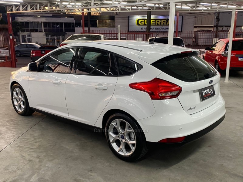 FOCUS 2.0 SE PLUS 16V FLEX 4P AUTOMÁTICO - 2018 - CAXIAS DO SUL