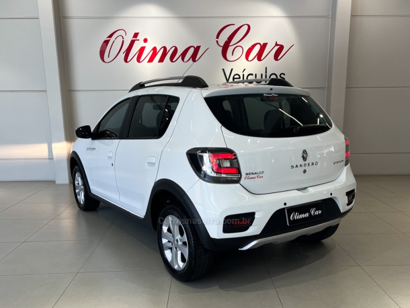 SANDERO 1.6 STEPWAY 8V FLEX 4P MANUAL - 2017 - FLORES DA CUNHA