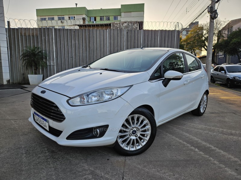 FIESTA 1.6 TITANIUM HATCH 16V FLEX 4P AUTOMÁTICO