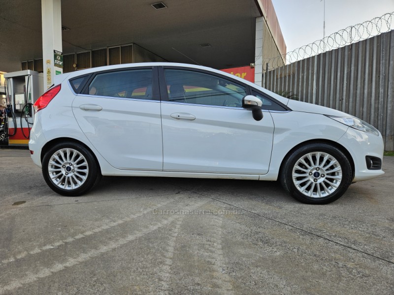 FIESTA 1.6 TITANIUM HATCH 16V FLEX 4P AUTOMÁTICO - 2016 - CAXIAS DO SUL