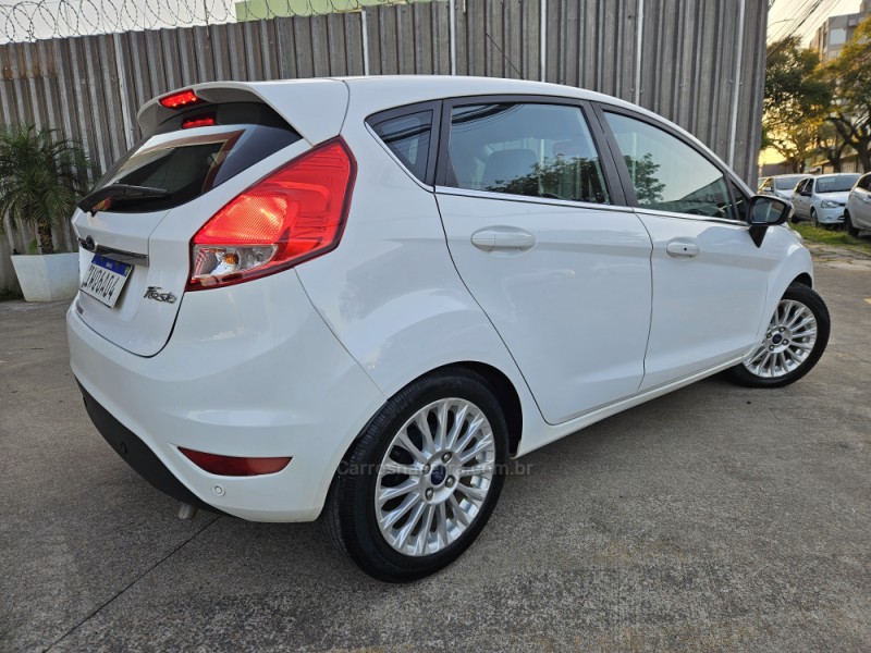 FIESTA 1.6 TITANIUM HATCH 16V FLEX 4P AUTOMÁTICO - 2016 - CAXIAS DO SUL