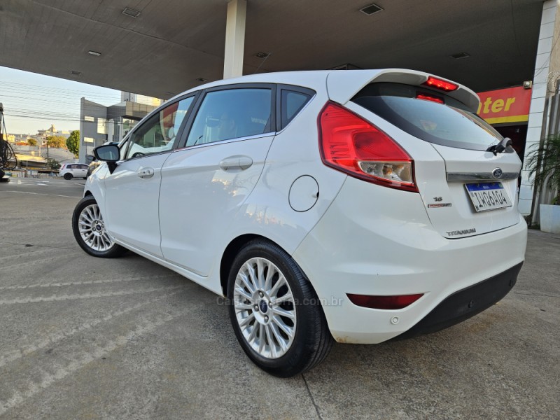 FIESTA 1.6 TITANIUM HATCH 16V FLEX 4P AUTOMÁTICO - 2016 - CAXIAS DO SUL