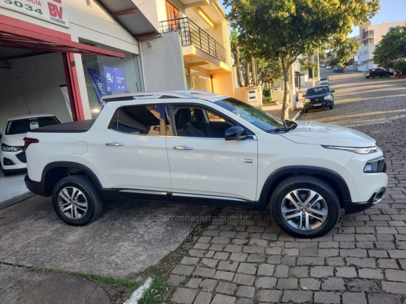 TORO 2.0 16V TURBO DIESEL VOLCANO 4WD AUTOMÁTICO - 2018 - GUAPORé