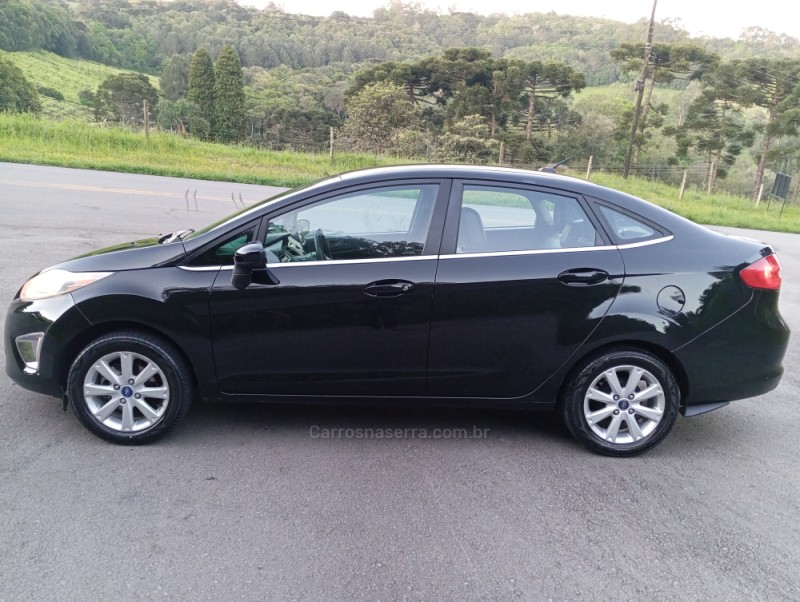 FIESTA 1.6 SE SEDAN 16V FLEX 4P MANUAL - 2011 - CAXIAS DO SUL