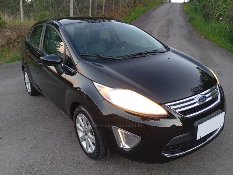 FIESTA 1.6 SE SEDAN 16V FLEX 4P MANUAL - 2011 - CAXIAS DO SUL