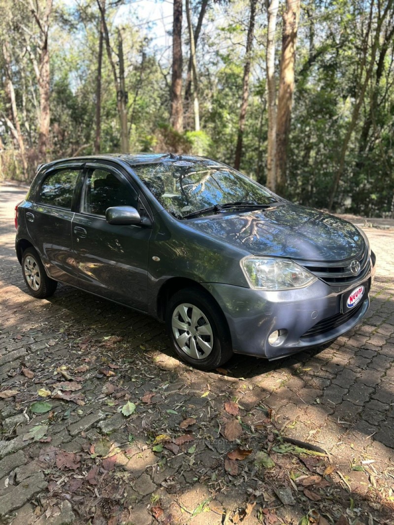 ETIOS 1.3 XS 16V FLEX 4P MANUAL - 2013 - LAJEADO