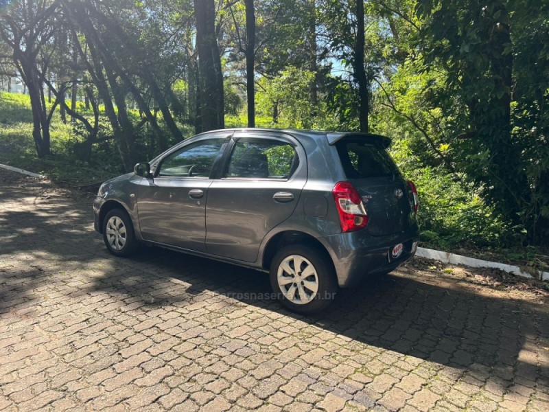 ETIOS 1.3 XS 16V FLEX 4P MANUAL - 2013 - LAJEADO