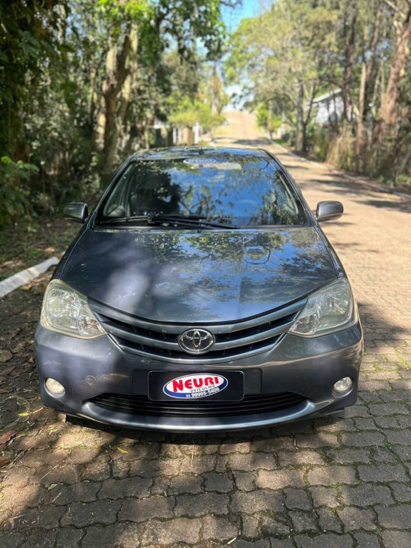 ETIOS 1.3 XS 16V FLEX 4P MANUAL - 2013 - LAJEADO