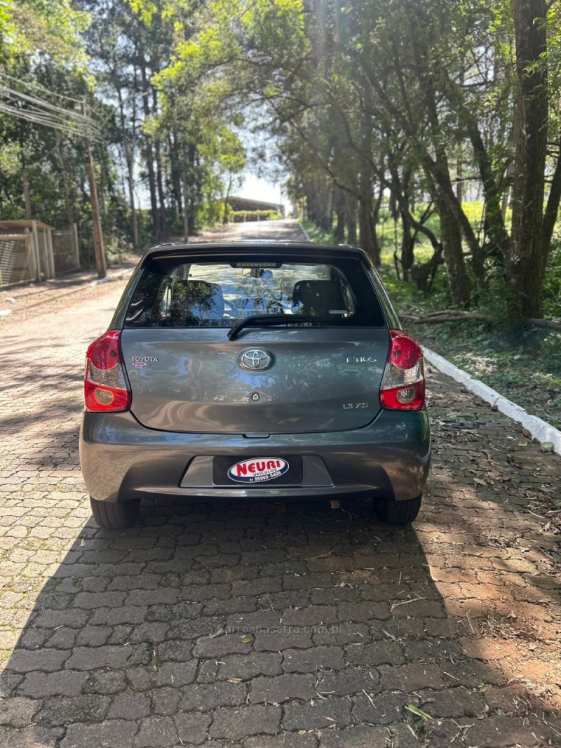 ETIOS 1.3 XS 16V FLEX 4P MANUAL - 2013 - LAJEADO