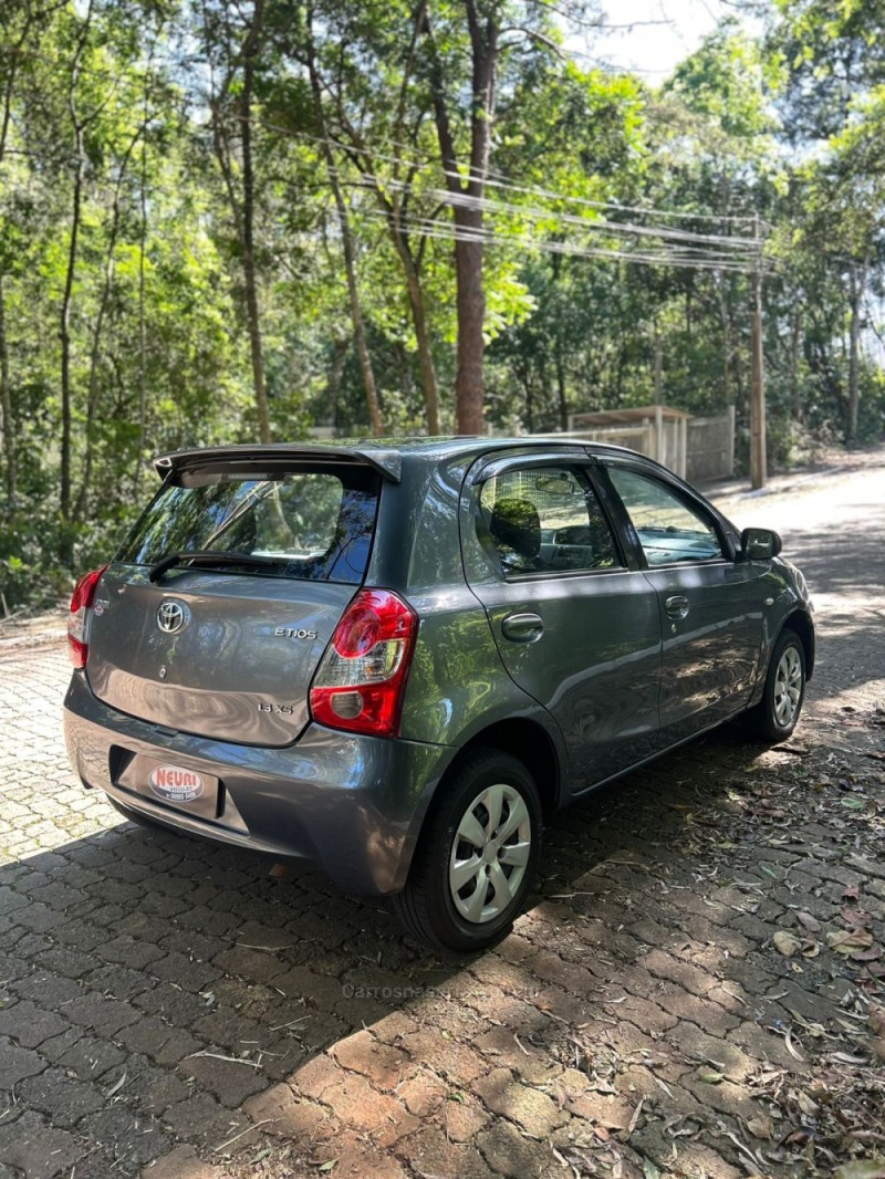 ETIOS 1.3 XS 16V FLEX 4P MANUAL - 2013 - LAJEADO